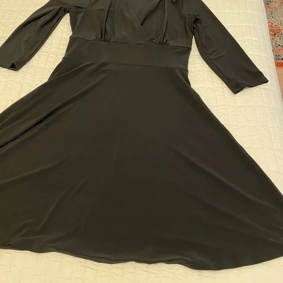 White House Black Market Women’s dress size medium - Picture 3 of 9